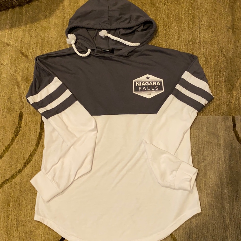 ~River Wear~ “Niagara Falls” Hooded Long Sleeve Top